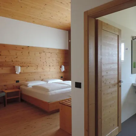Hotel Garni Tuttotondo Levico Terme Zimmer foto